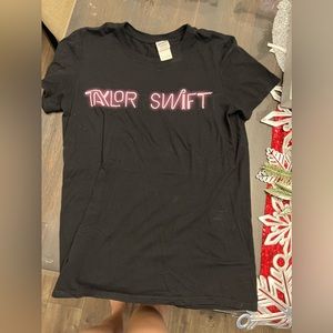 Taylor swift 1989 tour tee shirt